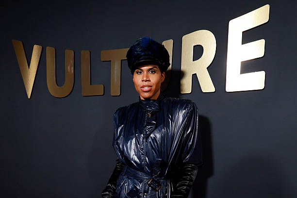 Rihanna Has a One-Word Reaction After EJ Johnson Calls Out Her Dior Arrival